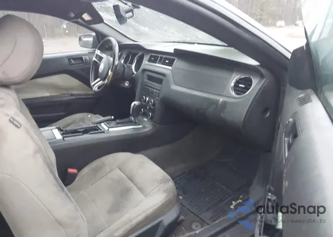 2013 Ford Mustang V6 z USA, uszkodzony, nr VIN 1ZVBP8AM7D5207365